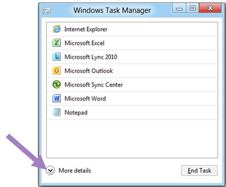 Представление по умолчанию диспетчера задач Windows 8 со стрелкой, указывающей на кнопку «Больше сведений».